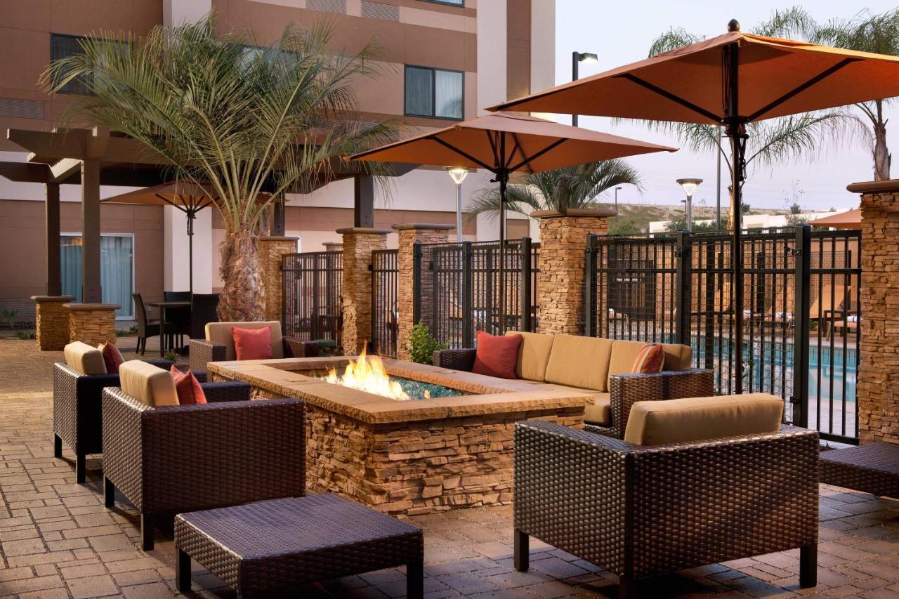 Courtyard By Marriott San Diego Oceanside Hotel Exterior photo