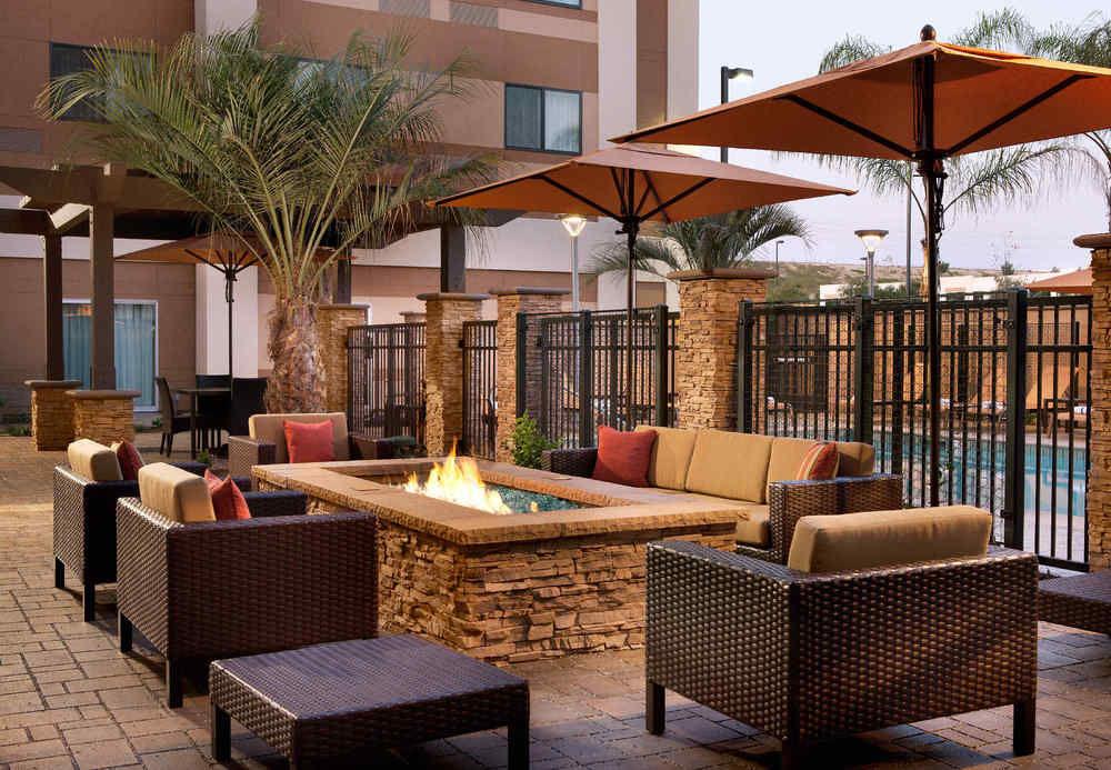 Courtyard By Marriott San Diego Oceanside Hotel Exterior photo