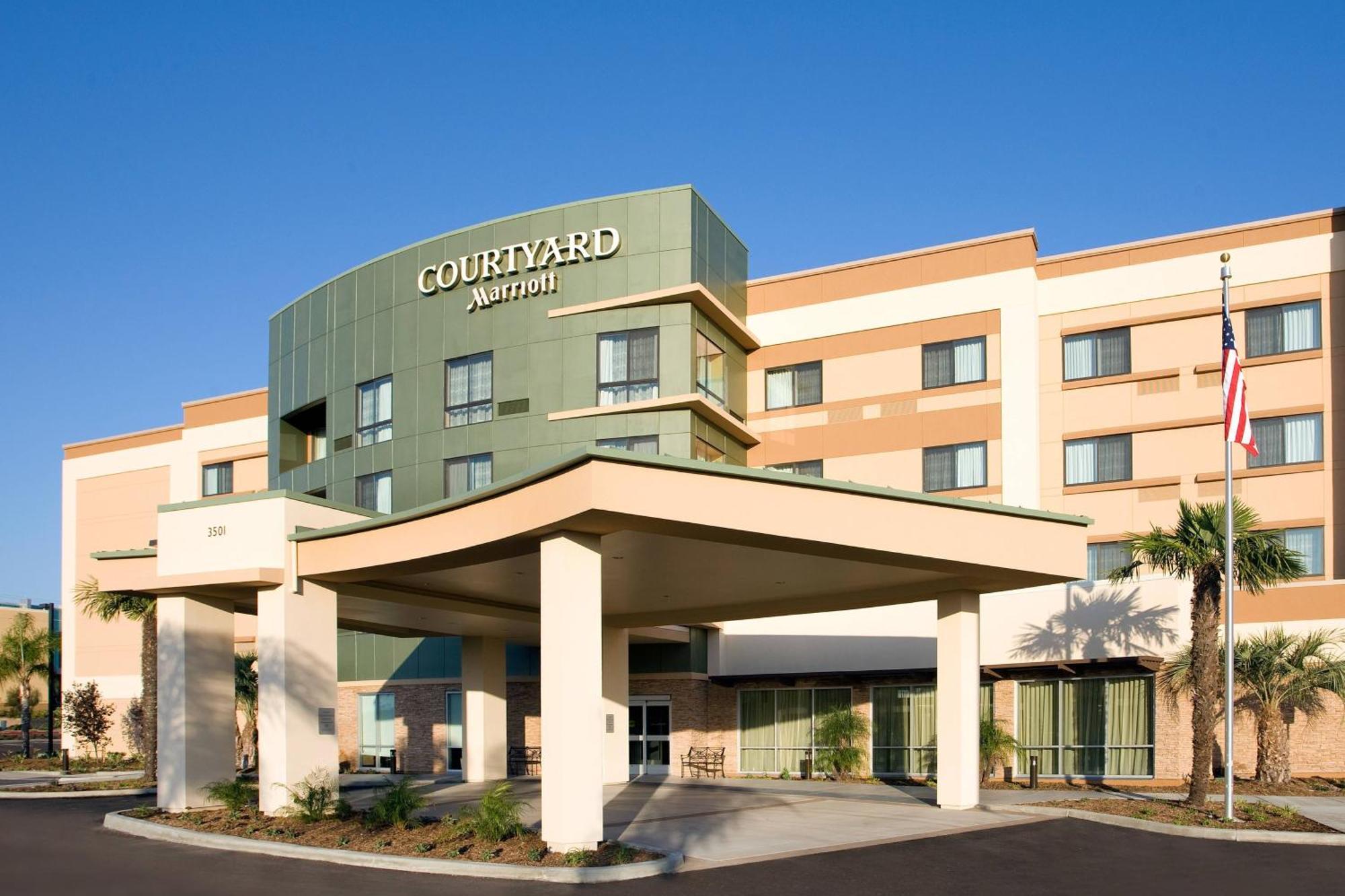 Courtyard By Marriott San Diego Oceanside Hotel Exterior photo